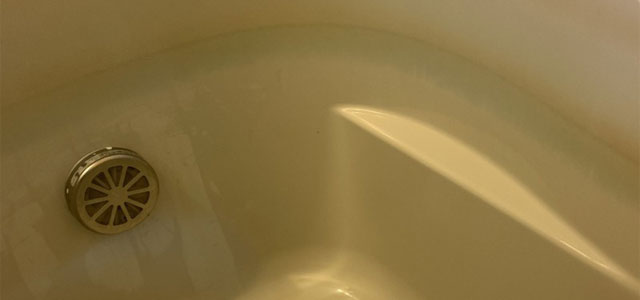 浴槽の【青い汚れ】の正体は銅石鹸！原因と対処方法！